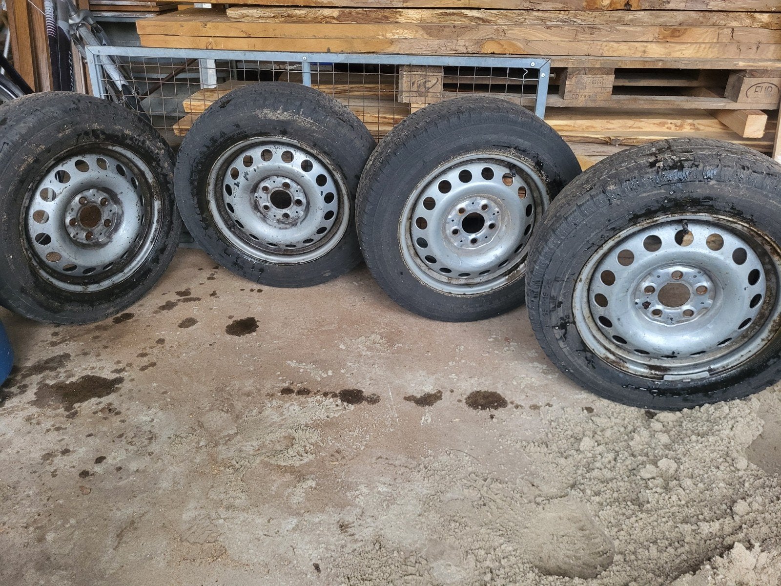 4 x band met velg 205/65r 16c 107/105t mercedes vito.2006, Ophalen of Verzenden