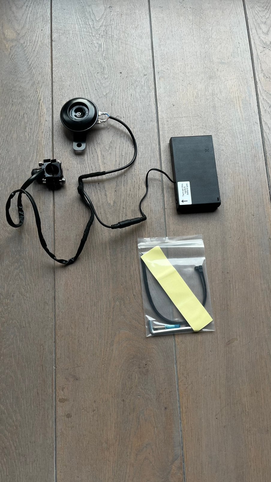 Baterij powerd surron toeter, Ophalen of Verzenden, Nieuw, Accu