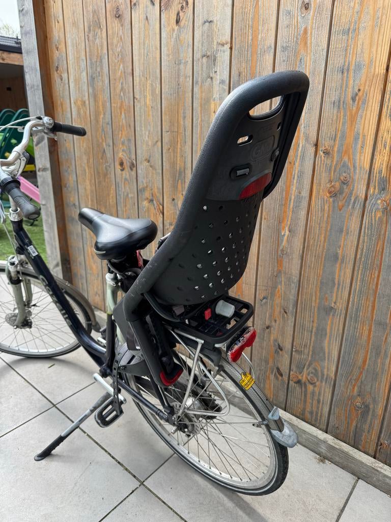 Thule Yepp Maxi achterzitje zwart met EasyFit adapter, Fietsen en Brommers, Fietsaccessoires | Fietsstoeltjes, Ophalen, Gebruikt