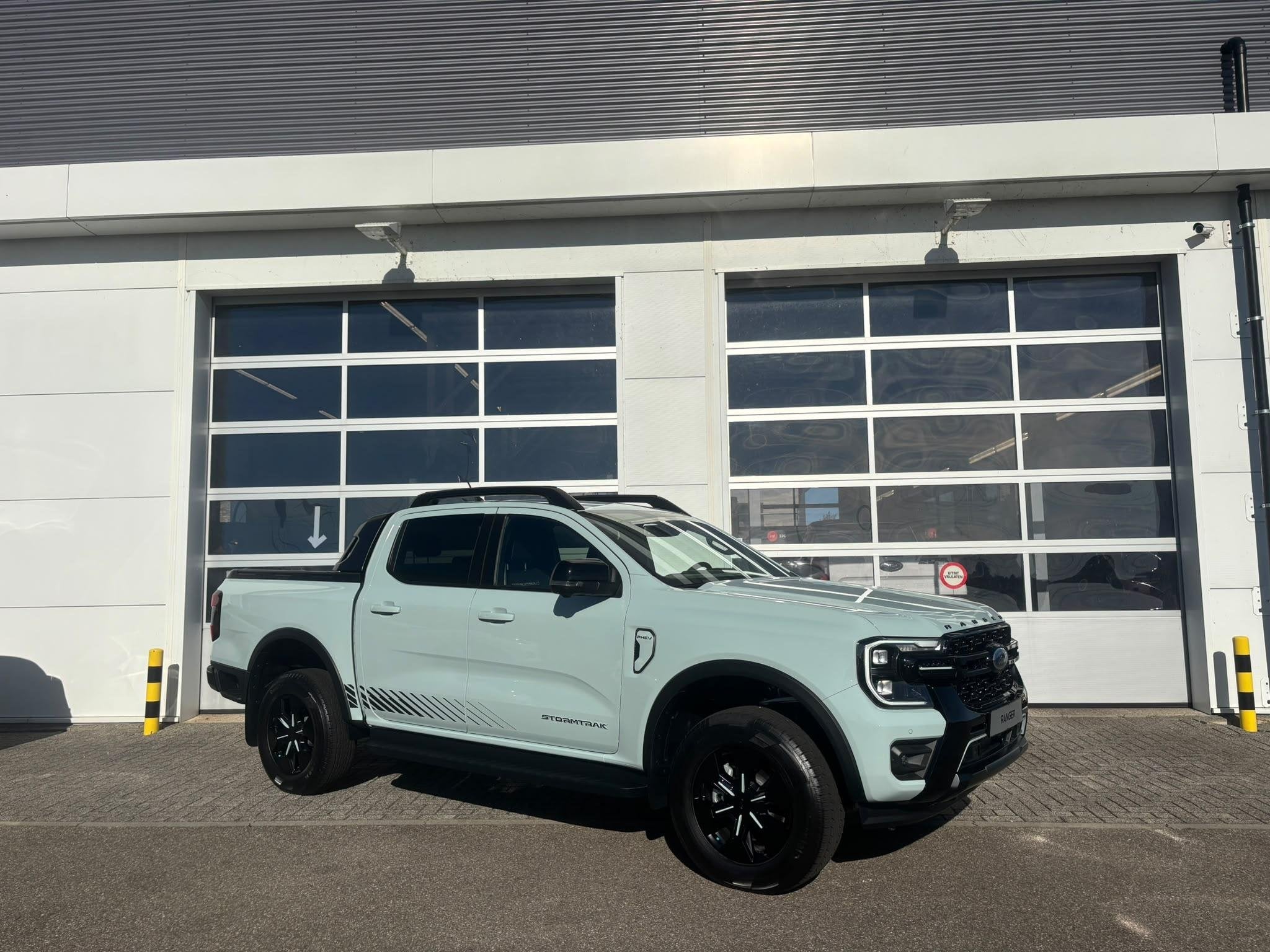 Ford Ranger Stormtrak 2.3 PHEV | 278 PK! | 3500 KG Trekvermo, Auto's, Automaat, Stof, Bedrijf, Hybride Elektrisch/Benzine