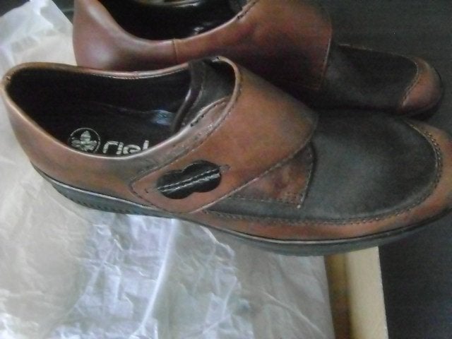 nieuwe bruin/ zwarte  rieker schoenen maat 38, Bruin, Nieuw, Wandelschoenen, Ophalen of Verzenden