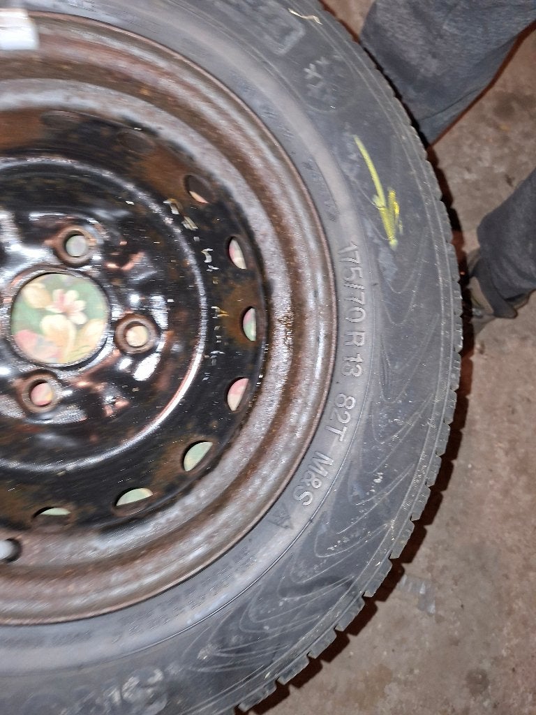 Winterbanden op velg 175/70 R13 82T M&S, Ophalen, Gebruikt, 13 inch, 175 mm