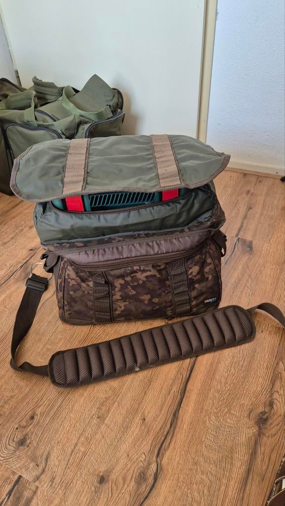 Diverse vis tassen: Matrix, Ultimate, Trench Gear, Drennan, Ophalen of Verzenden, Nieuw, Overige typen