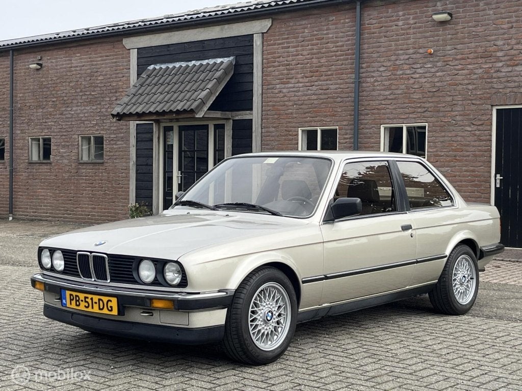 BMW 3-Serie 2.0 I 320 1986 nieuwstaat nap kmstand! uniek!, Auto's, Beige, Origineel Nederlands, Handgeschakeld, Particulier