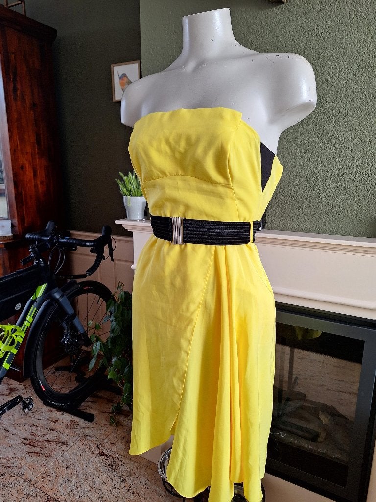 Karen Millen jurk geel S 36, Kleding | Dames, Jurken, Karen Millen, Geel, Ophalen of Verzenden, Zo goed als nieuw