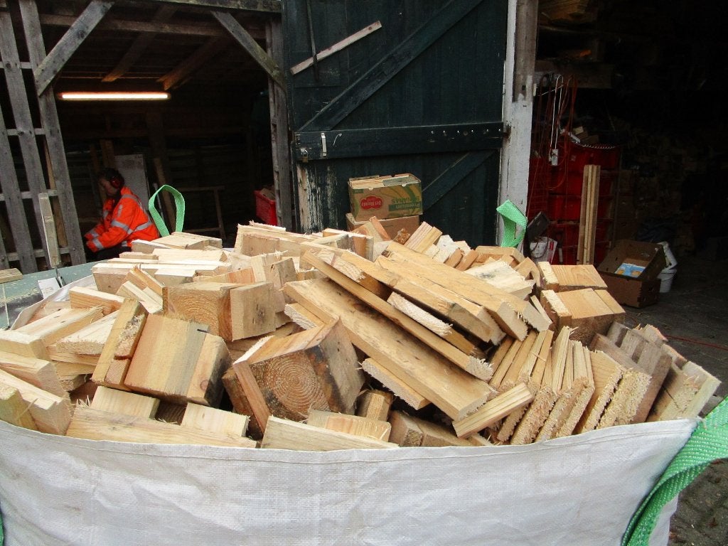 haardhout in grote big bag droog en schoon hout ruim 1m3 ., Minder dan 3 m³, Ophalen, Overige houtsoorten, Blokken
