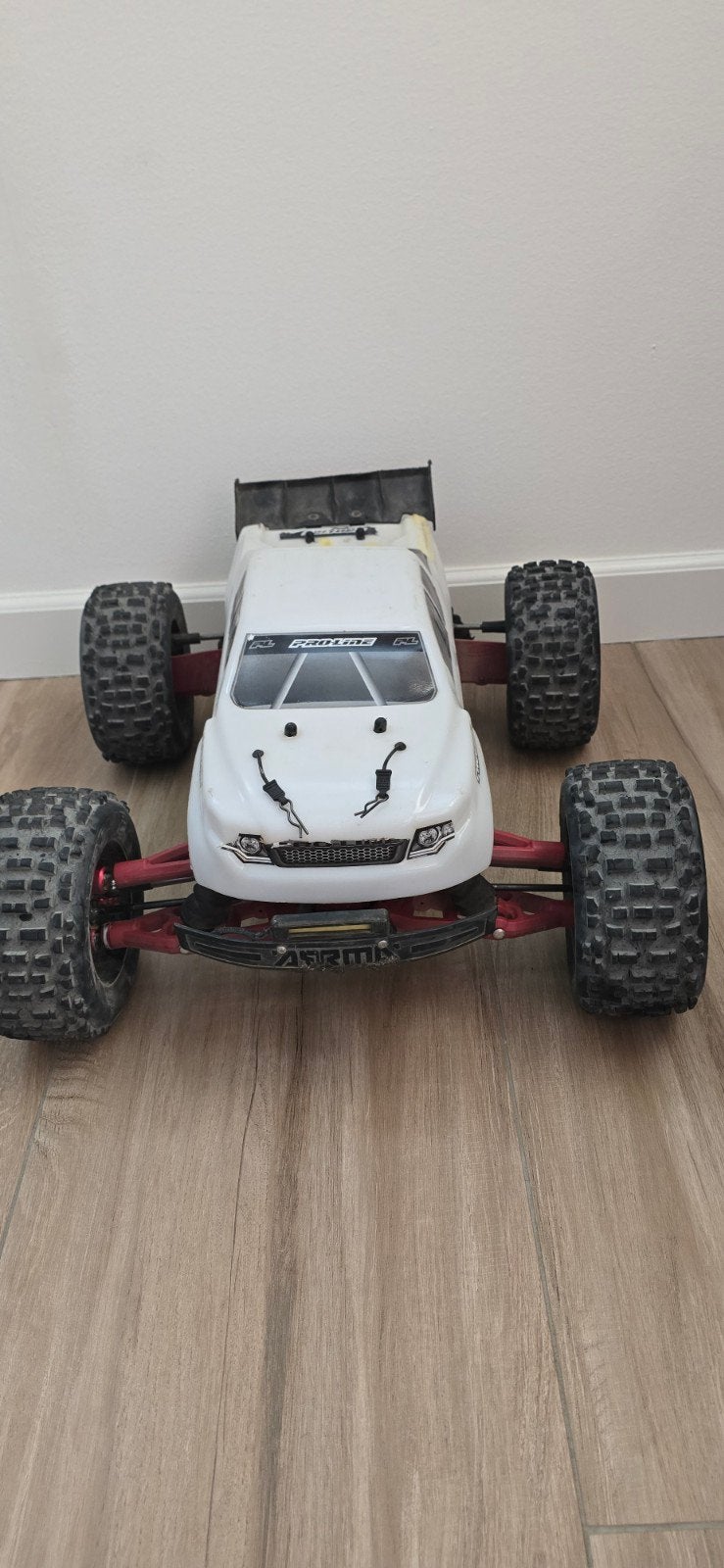 ARRMA Notorious 6S BLX met diverse upgrades en extra's
Met d, Ophalen of Verzenden, Overige schalen, Auto offroad