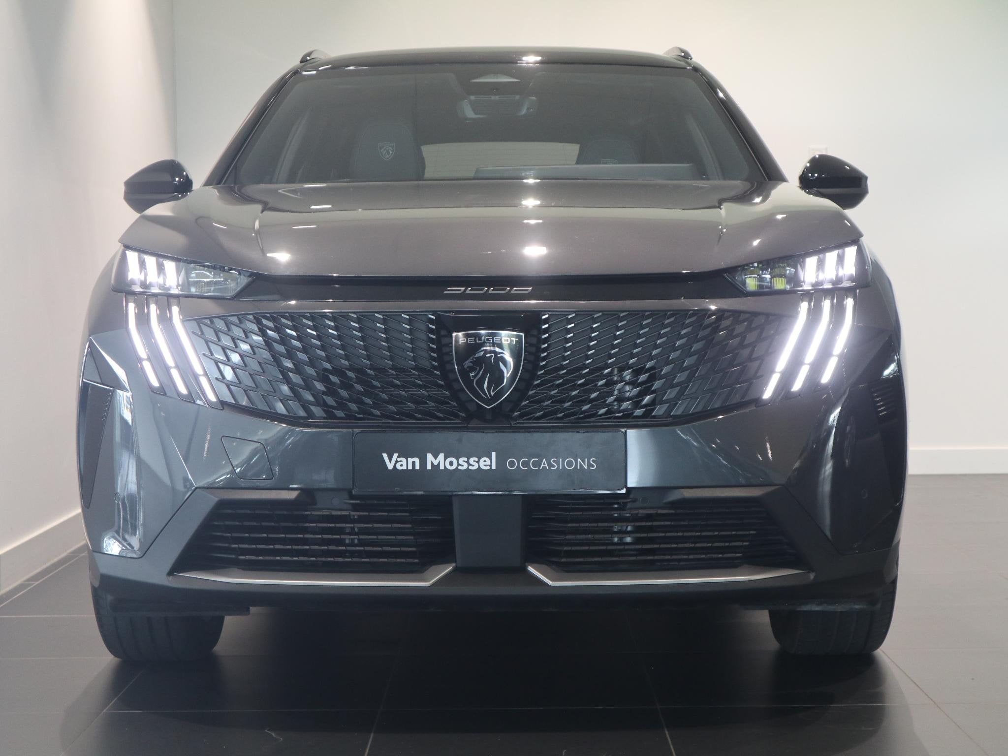 Peugeot 5008 1.2 Hybrid 145 GT 7p STOEL- EN STUURVERWARMING, Gebruikt, 1199 cc, Hybride Elektrisch/Benzine, 3 cilinders