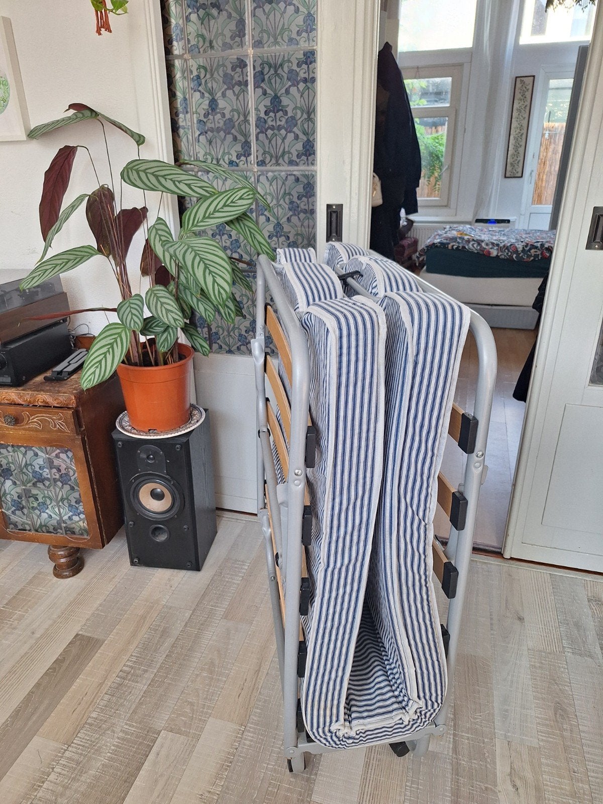 Opvouwbaar logeerbed met matras, Huis en Inrichting, Ophalen, Gebruikt, Eenpersoons, 80 cm