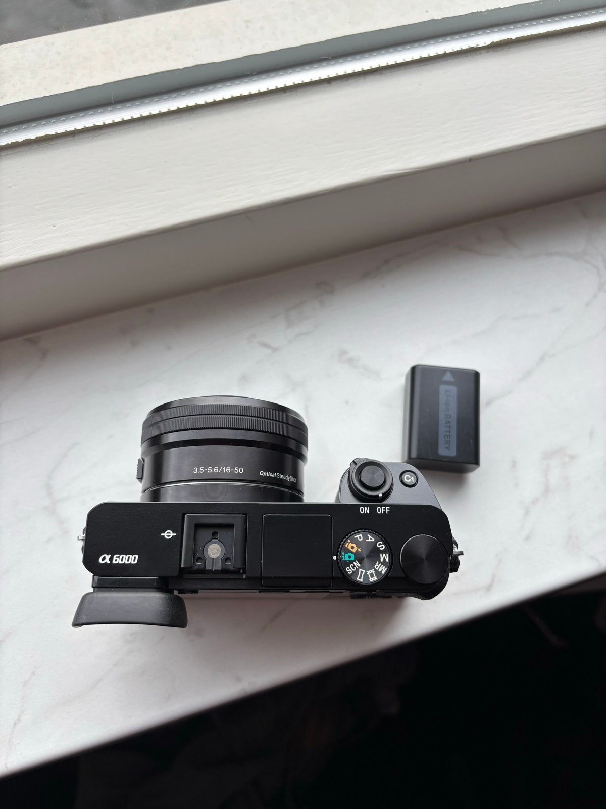 Sony Alpha A6000 camera  met E 3.5-5.6/PZ 16-50 500 clicks, Audio, Tv en Foto, Oplader, Nieuw, Ophalen of Verzenden, Sony