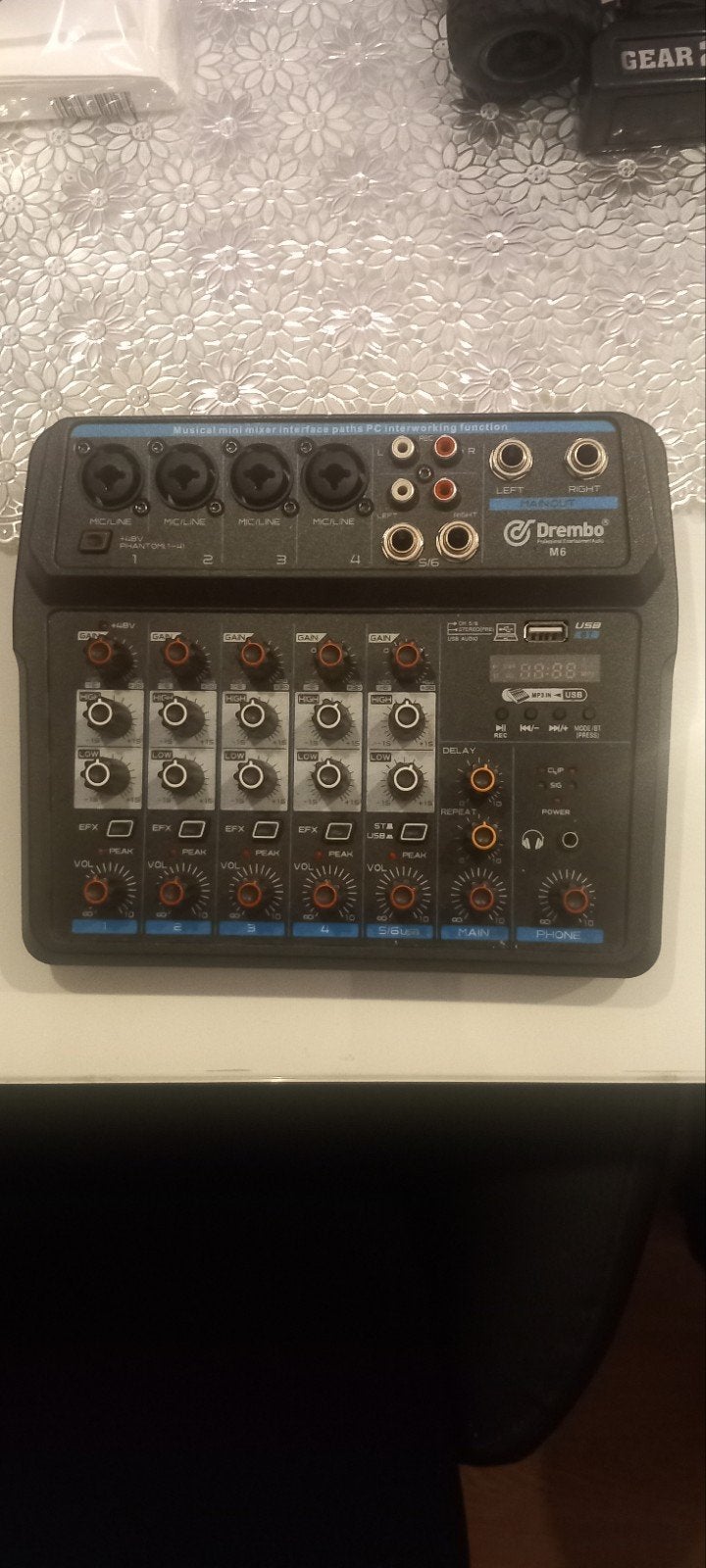 Drembo M6 Mini Mixer - Zo goed als nieuw, Ophalen of Verzenden, Zo goed als nieuw, Minder dan 5 kanalen, Microfooningang