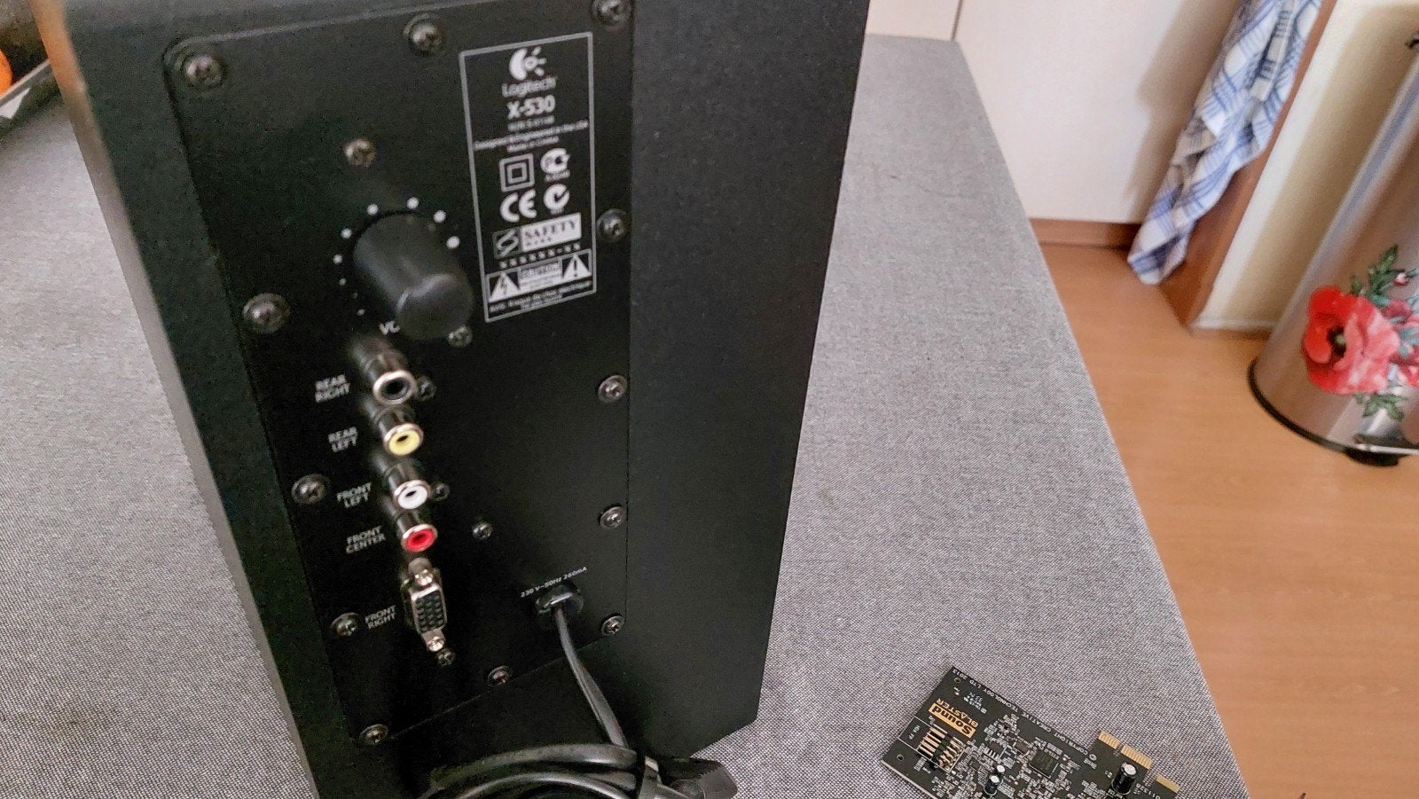 Logitech X-530 5.1 Speakerset + Creative Geluidskaart, Ophalen