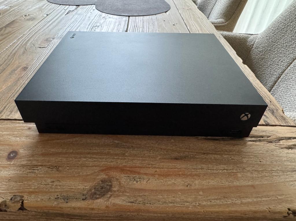 Xbox one X 1TB, Spelcomputers en Games, Spelcomputers | Xbox One, Ophalen, Met 2 controllers, 1 TB, Xbox One X