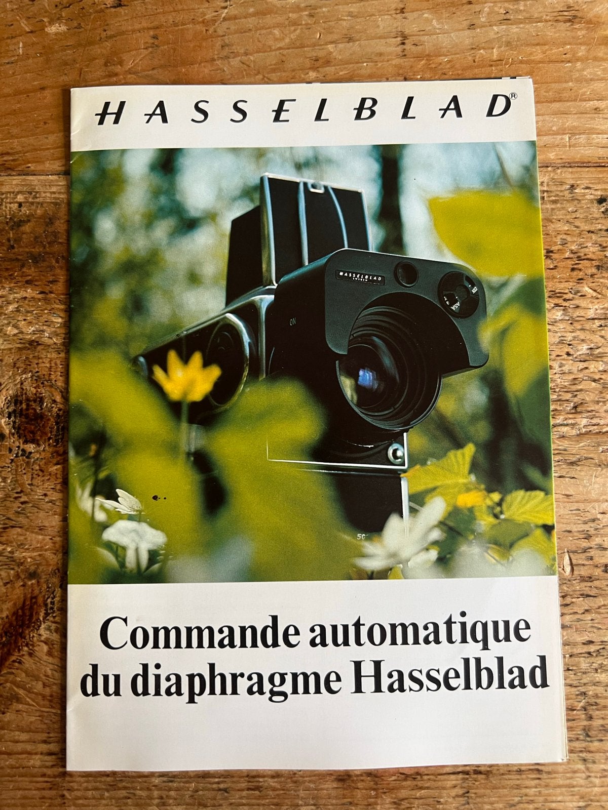 Hasselblad brochure: Commande automatique du diaphragme, Ophalen of Verzenden, Gelezen