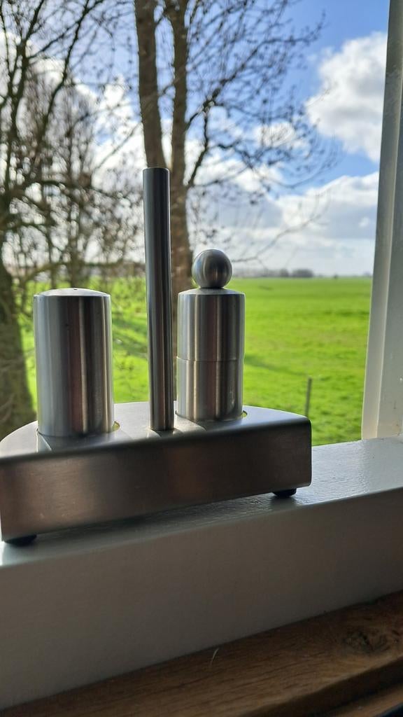 PEUGEOT pepermolen en zoutstrooier RVS 8cm, Huis en Inrichting, Keuken | Keukenbenodigdheden, Ophalen of Verzenden