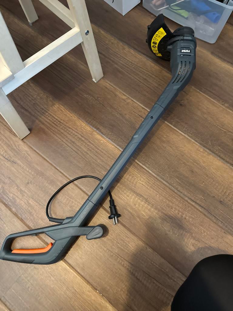 Ferm elektrische grastrimmer - Nog in goede staat, Tuin en Terras, Ophalen, Cirkelmaaier, Gebruikt, Elektrische grasmaaier