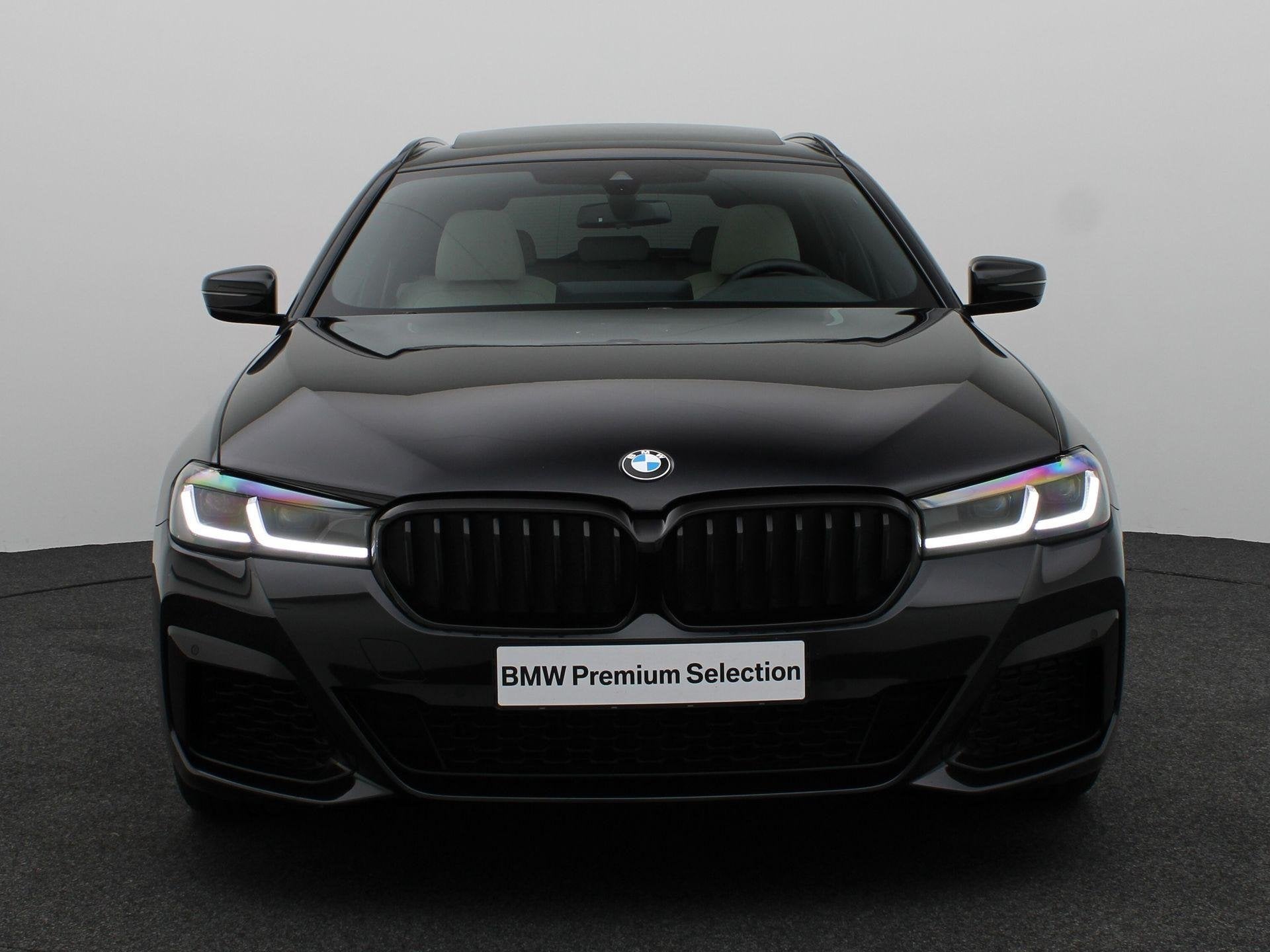 BMW 5 Serie Touring 540i xDrive M Sportpakket | Comfortstoel, Auto's, BMW, Stof, Gebruikt, Zwart, Vierwielaandrijving