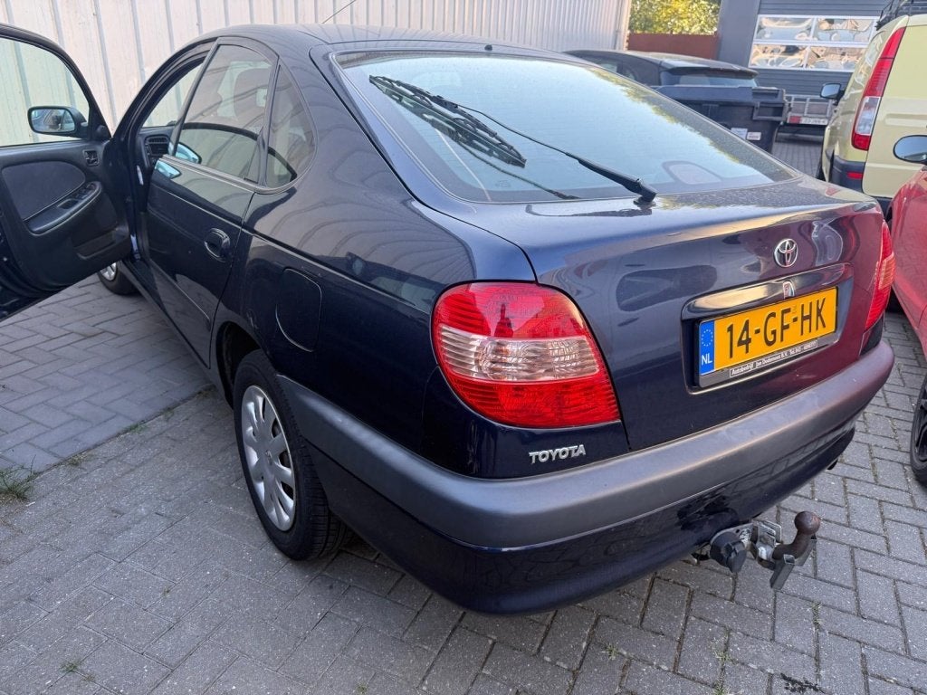 Toyota Avensis 2.0-16V Linea Sol (bj 2000), foto 2