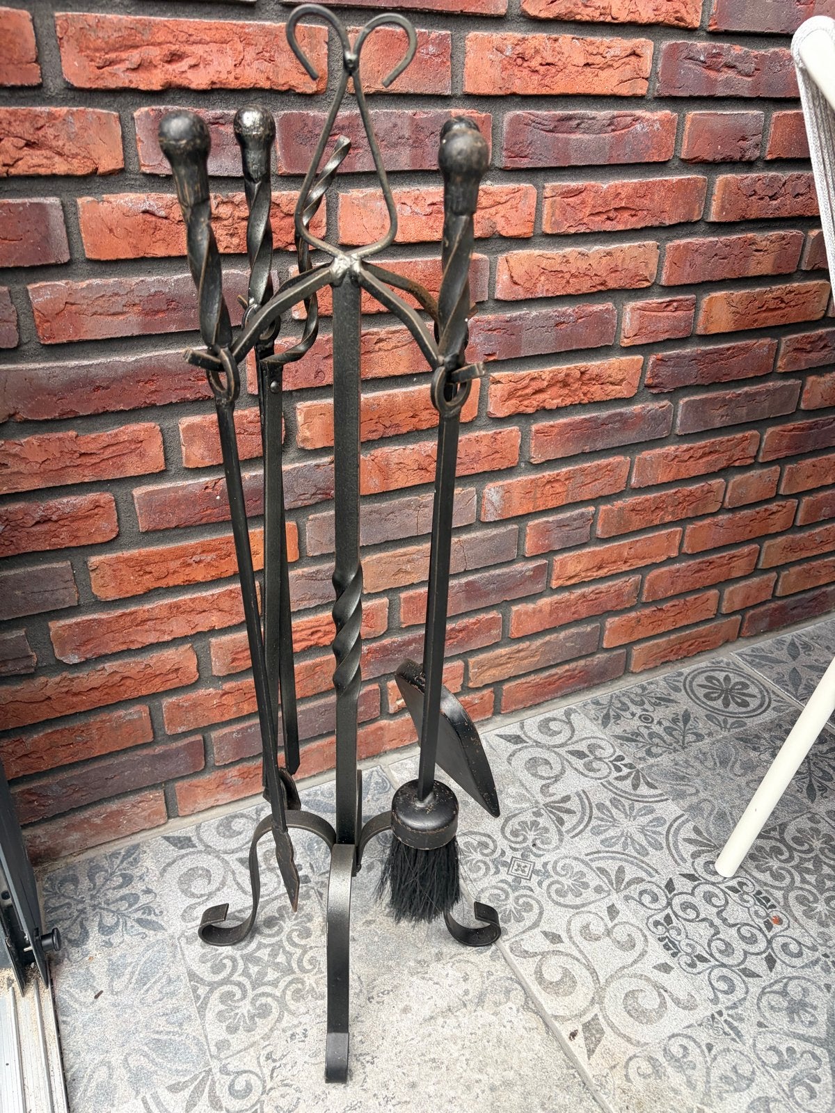 Zwaar smeedijzeren haardstel met 4 accessoires, Ophalen, Gebruikt, Vrijstaande haard, Houthaard