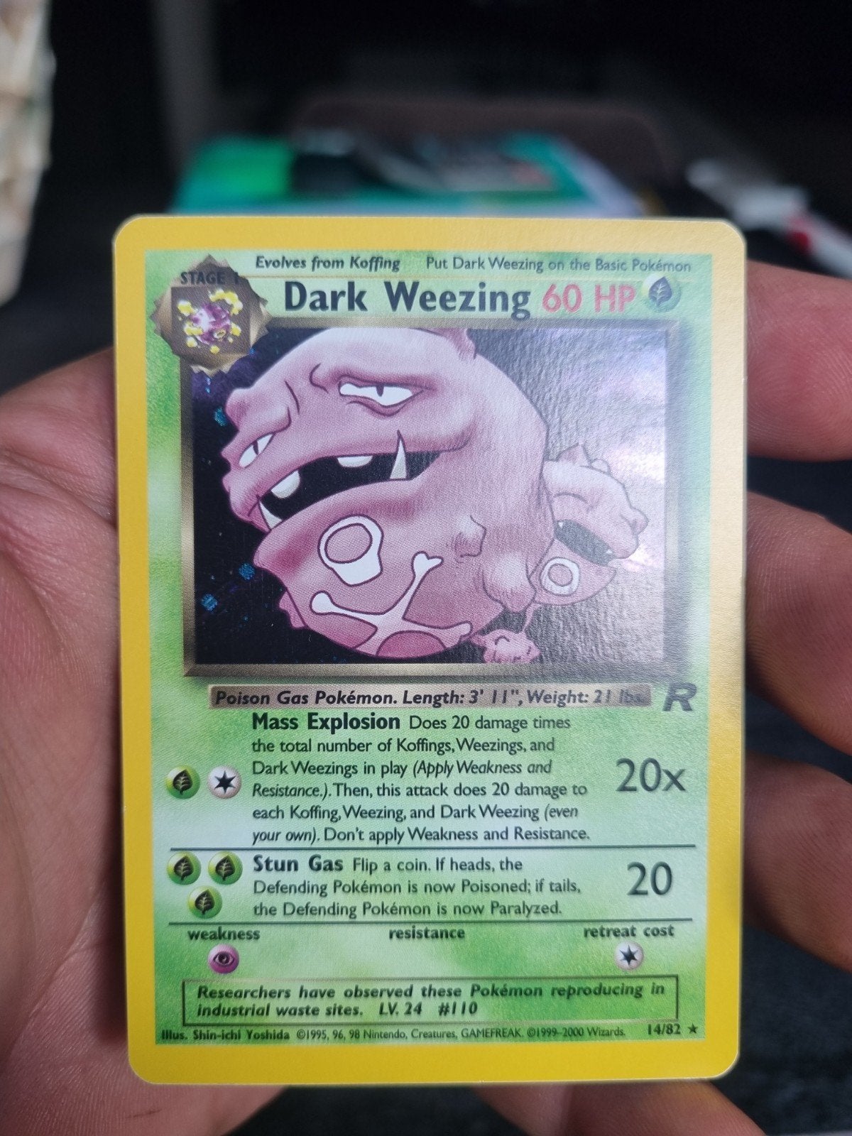 Dark weezing 14/82 team rocket , holo rare * € 30, Ophalen of Verzenden, Zo goed als nieuw, Losse kaart, Foil