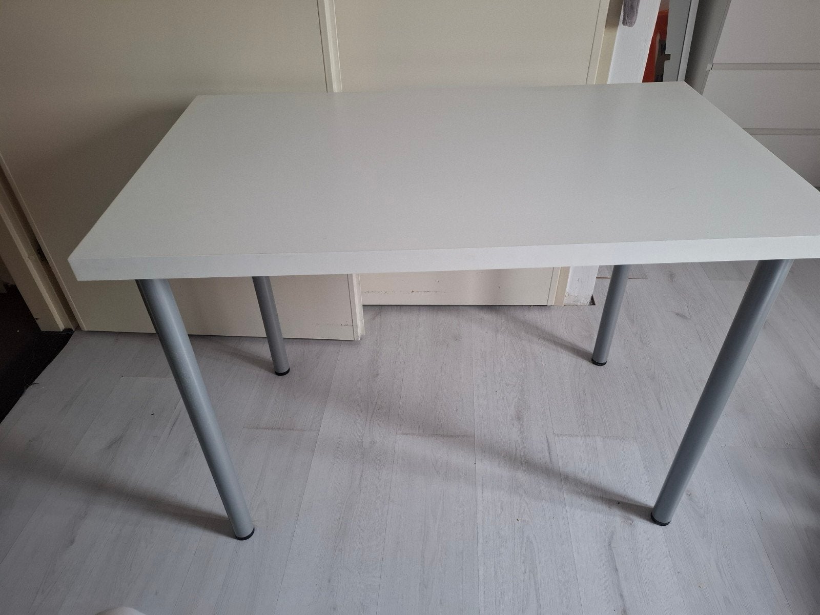 Bureau ikea linnmon/adils, Ophalen, Gebruikt