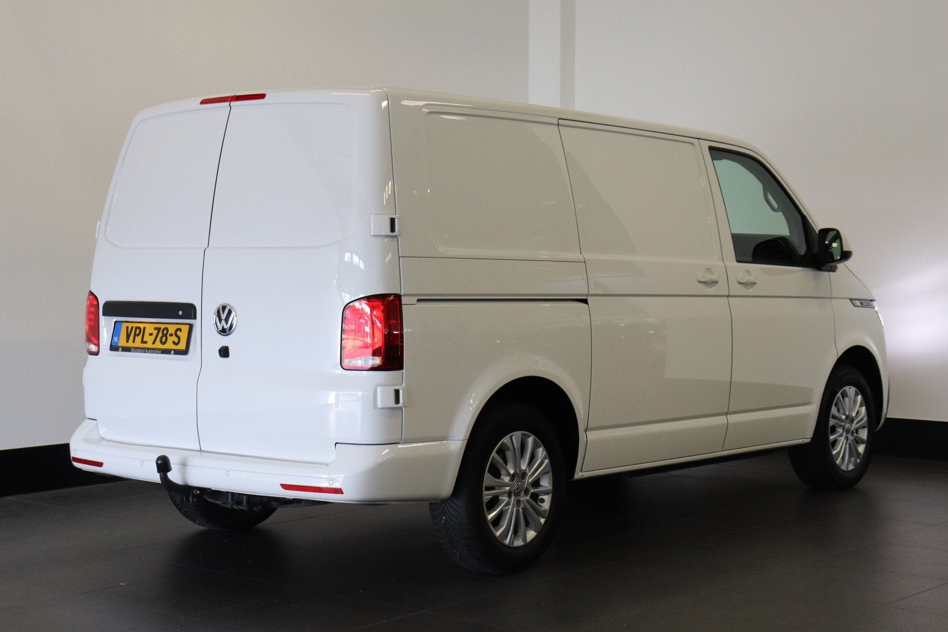 Volkswagen Transporter 2.0 TDI BULLI - EURO 6 - Airco - Navi, Auto's, Voorwielaandrijving, Dealer onderhouden, Stof, Gebruikt