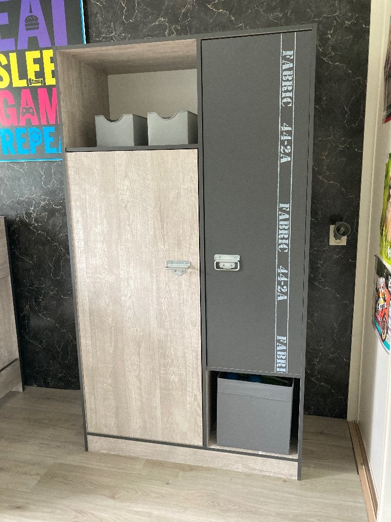 Kledingkast, Ophalen, Met deur(en), 100 tot 150 cm, Zo goed als nieuw