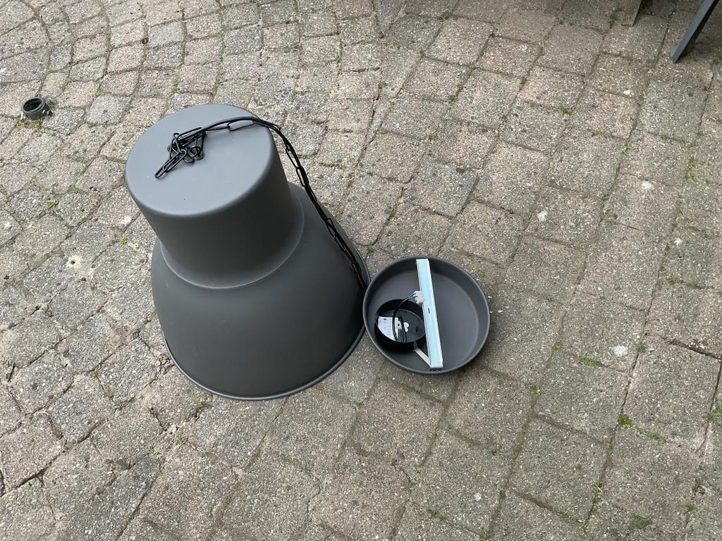 Grote grijze industriële hanglamp van Ikea, Hektar,, Huis en Inrichting, Lampen | Hanglampen, Ophalen, Zo goed als nieuw, Metaal
