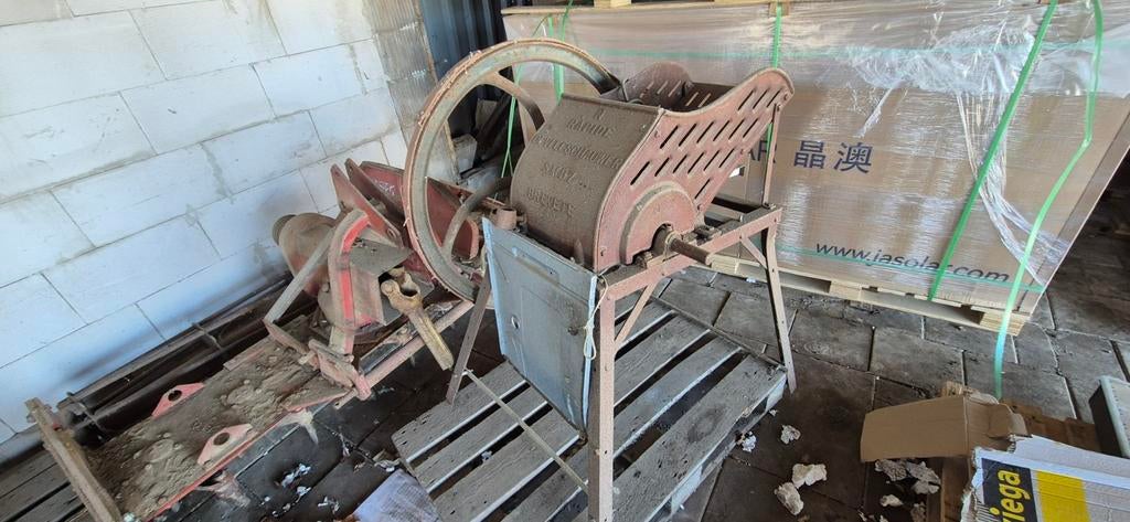Oude graanmolen/dorsmachine - Decoratief of restauratie, Ophalen of Verzenden