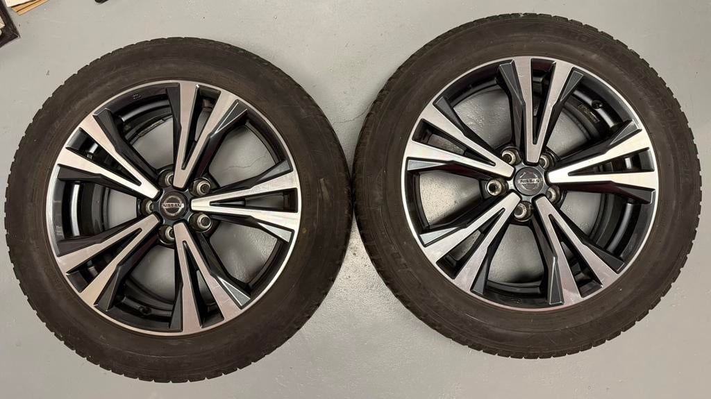 2 x nette 18 inch Nissan velg met Falken All Season band., Auto-onderdelen, Banden en Velgen, Ophalen, 18 inch, Banden en Velgen
