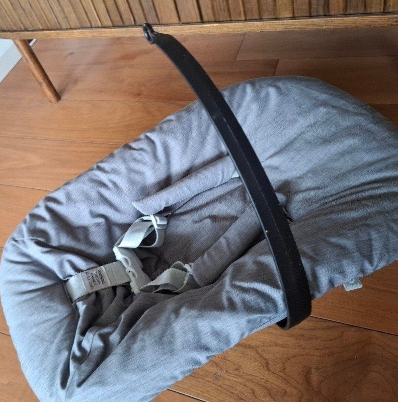 stokke newborn set + speelgoedboog voor Tripp trapp kinderst, Ophalen, Zo goed als nieuw, Meegroeistoel