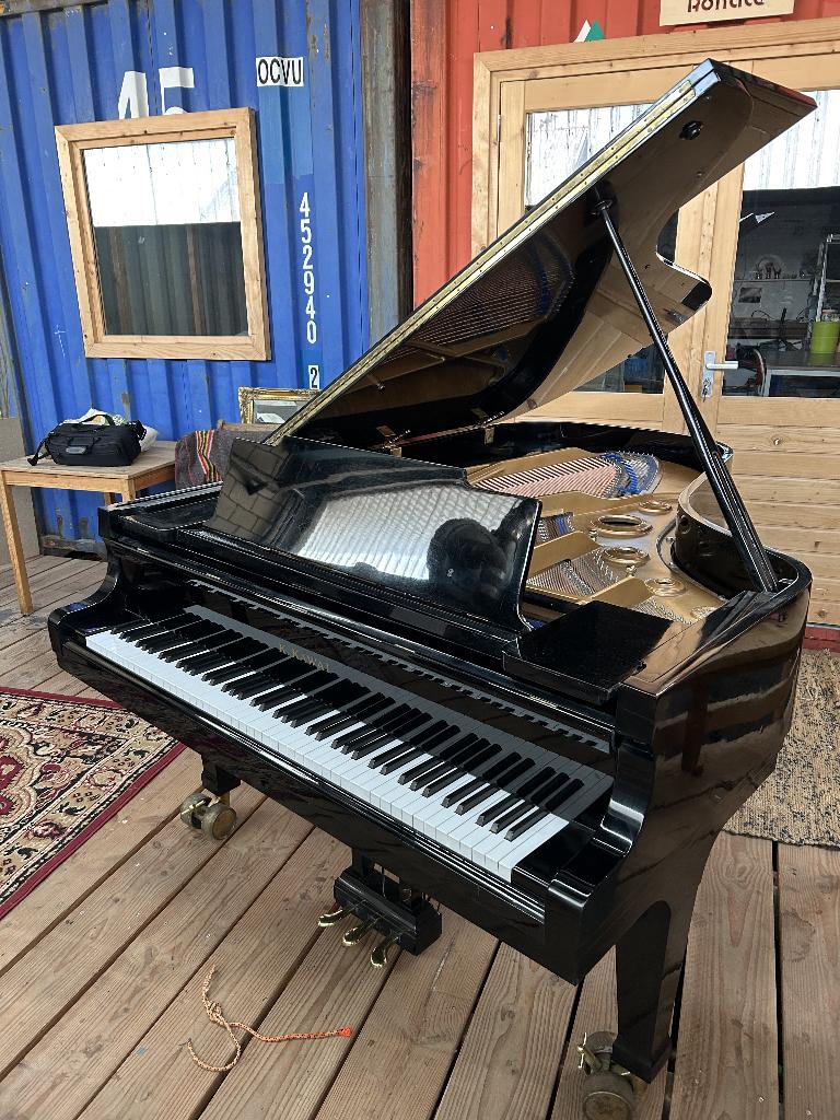 K. Kawai kleine concertvleugel (204 cm) - gereviseerd, Muziek en Instrumenten, Piano's, Ophalen, Zwart, Zo goed als nieuw, Hoogglans