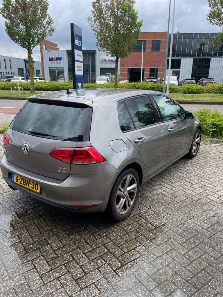 Volkswagen 2013 Grijs. AUTOMAAT KM stand 255000, Auto's, USB, 1395 cc, 650 kg, Golf