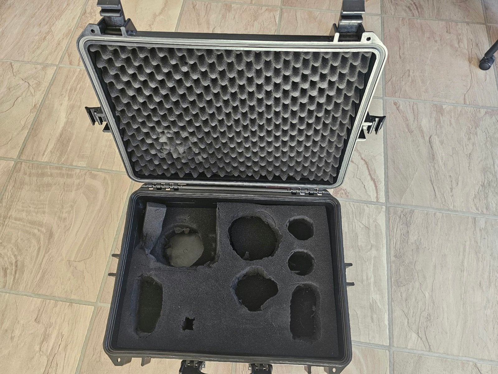 Robuuste transportkoffer met wielen,uitschuifbare handgreep, Uitschuifbare handgreep, Gebruikt, 50 tot 60 cm, Hard kunststof