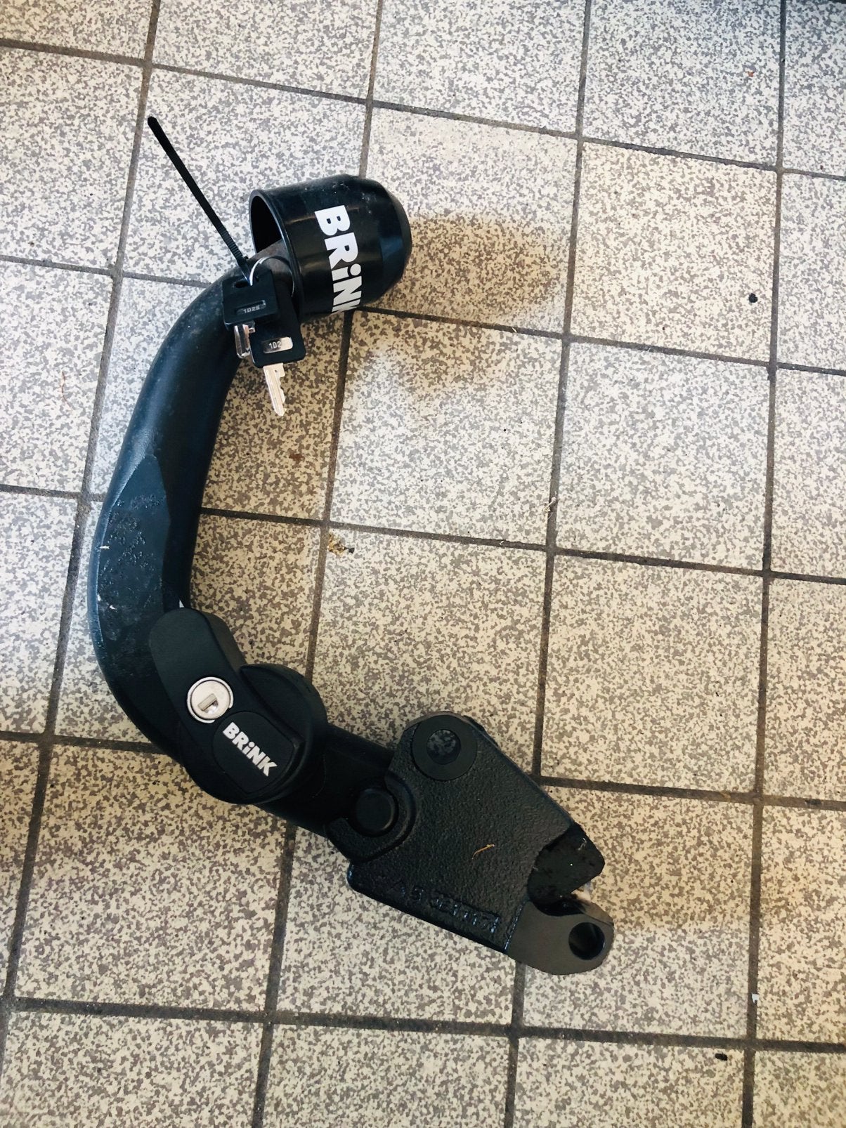 Brink trekhaak sleutel en afdekkap, Ophalen