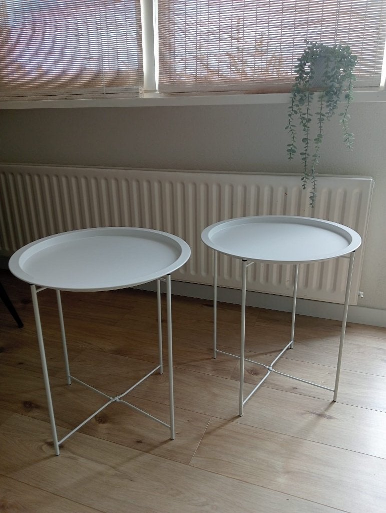 Set van 2 witte sidetabels in goede staat, Huis en Inrichting, Tafels | Sidetables, Zo goed als nieuw, 25 tot 50 cm, 50 tot 100 cm