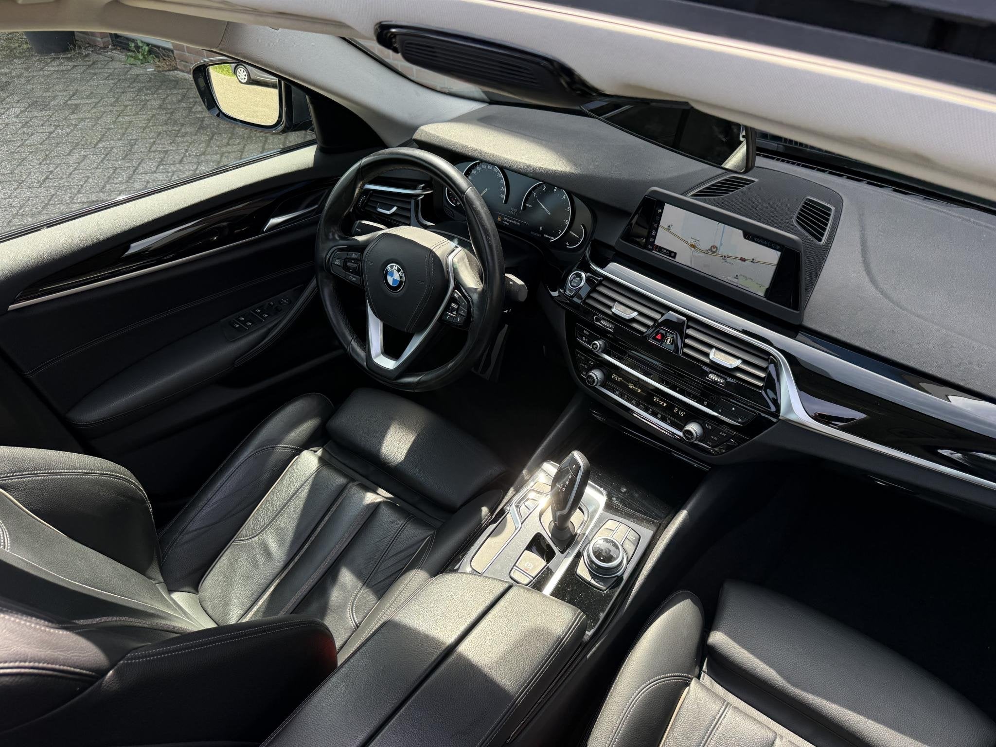 BMW 5-serie 530i High Executive | Pano | 19"LMV | Leer | Cam, Auto's, Automaat, 1998 cc, Gebruikt, Euro 6