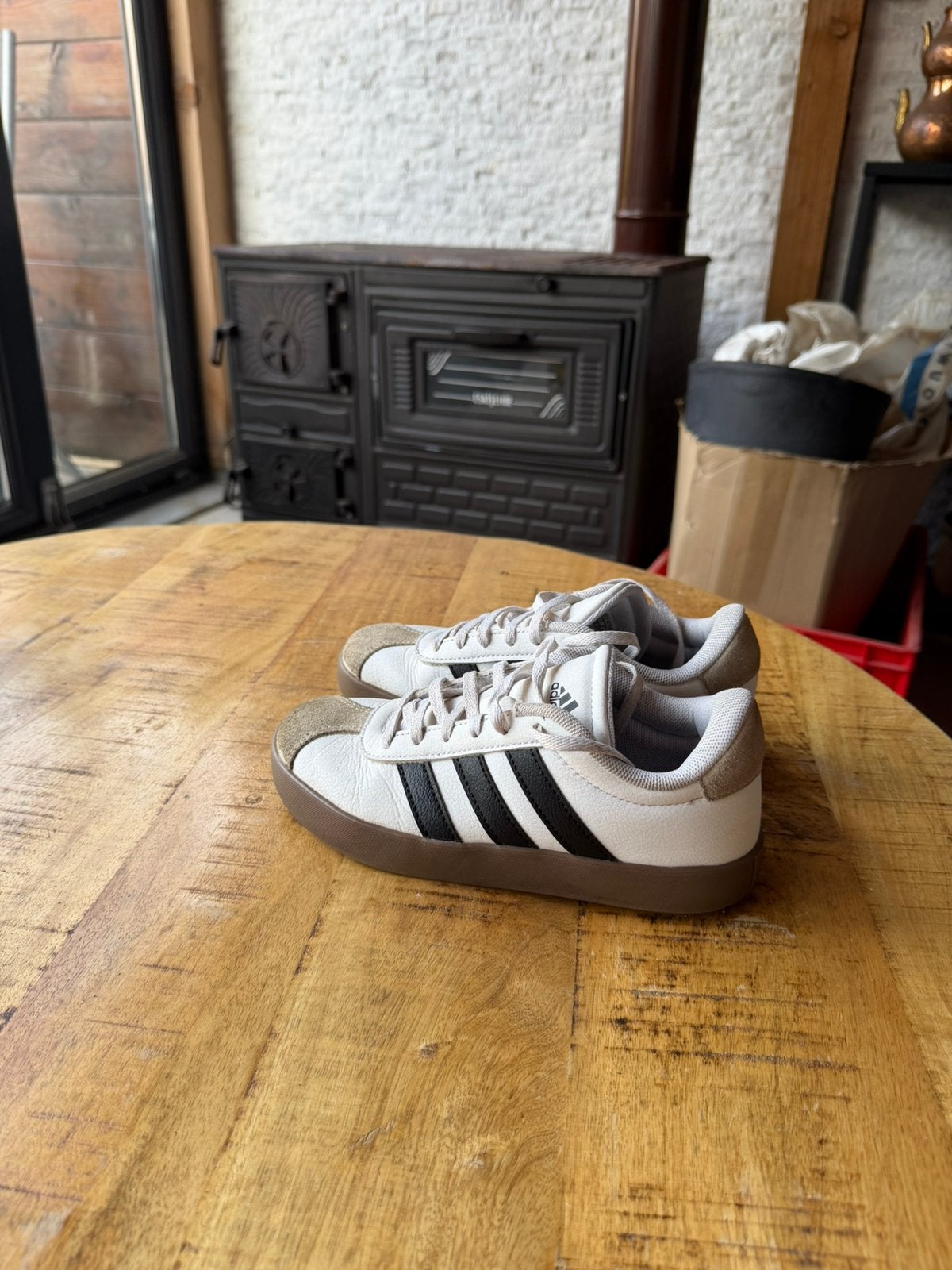 Adidas sneakers maat 33, Meisje, Sportschoenen, Ophalen of Verzenden, Zo goed als nieuw