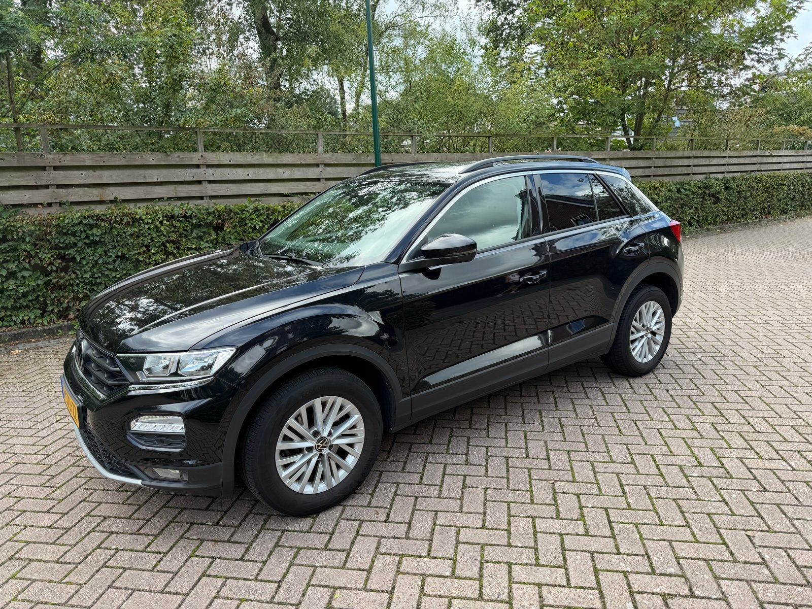 Volkswagen T-Roc 1.0 TSI Style| Navigatie | Trekhaak, Voorwielaandrijving, 1193 kg, Zwart, Origineel Nederlands