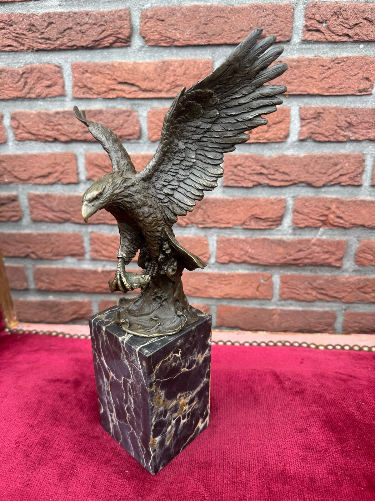 Bronzen Adelaar op Jacht, Topbeeld met krachtige uitstraling, Ophalen of Verzenden, Brons