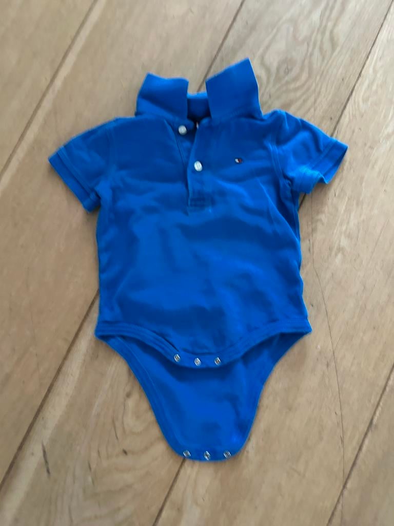 Leuke polo romper Tommy Hilfiger, Ophalen of Verzenden, Zo goed als nieuw, Jongetje, Nacht- of Onderkleding