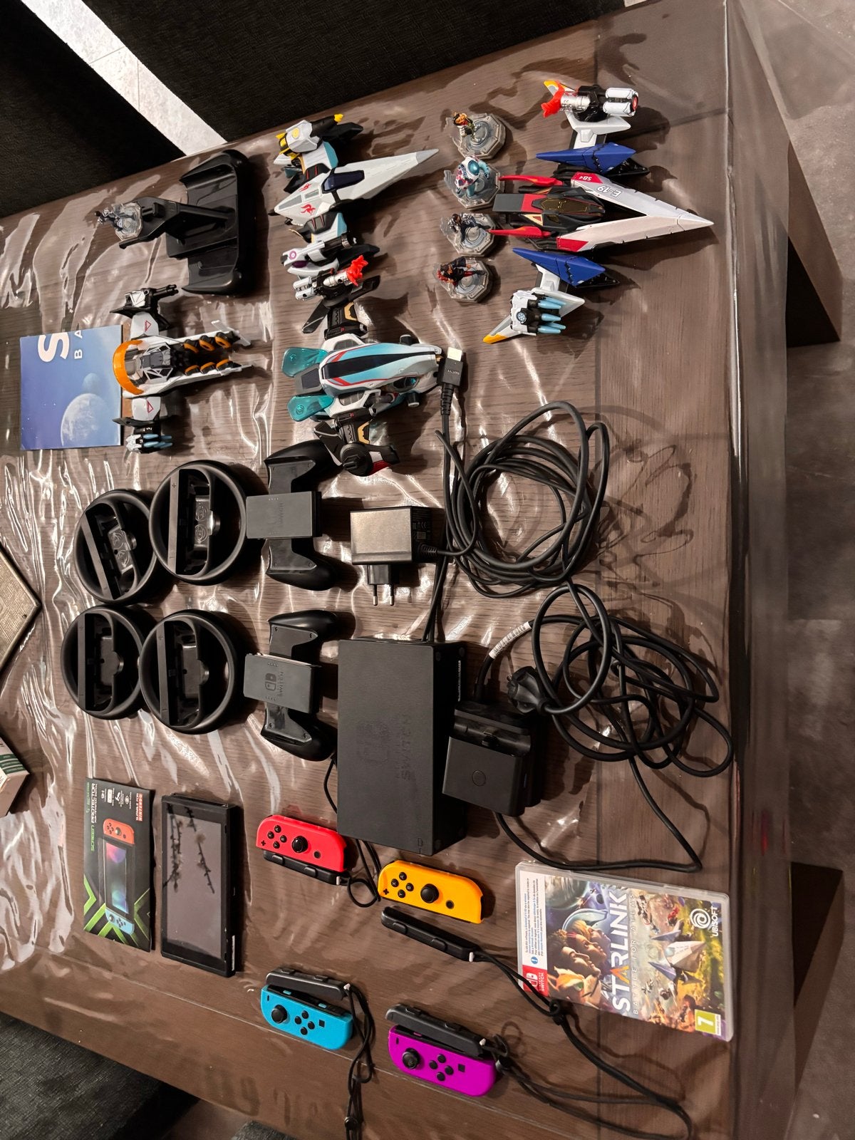 Nintendo Switch met 4 controllers en Starlink game, Ophalen of Verzenden, Switch Original, Met 3 controllers of meer, Gebruikt