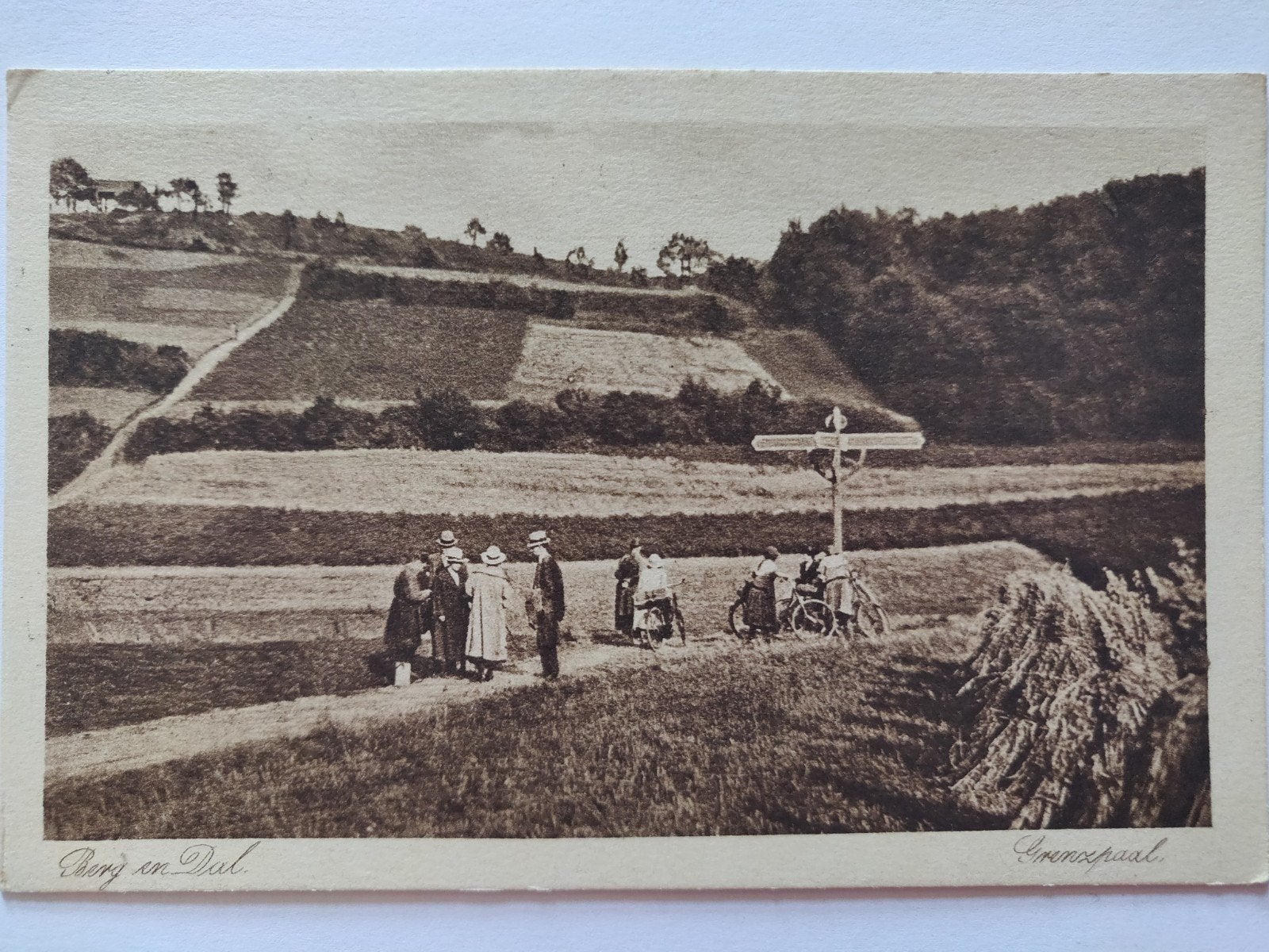 c2574 berg en dal, Ophalen of Verzenden, 1920 tot 1940, Gelderland