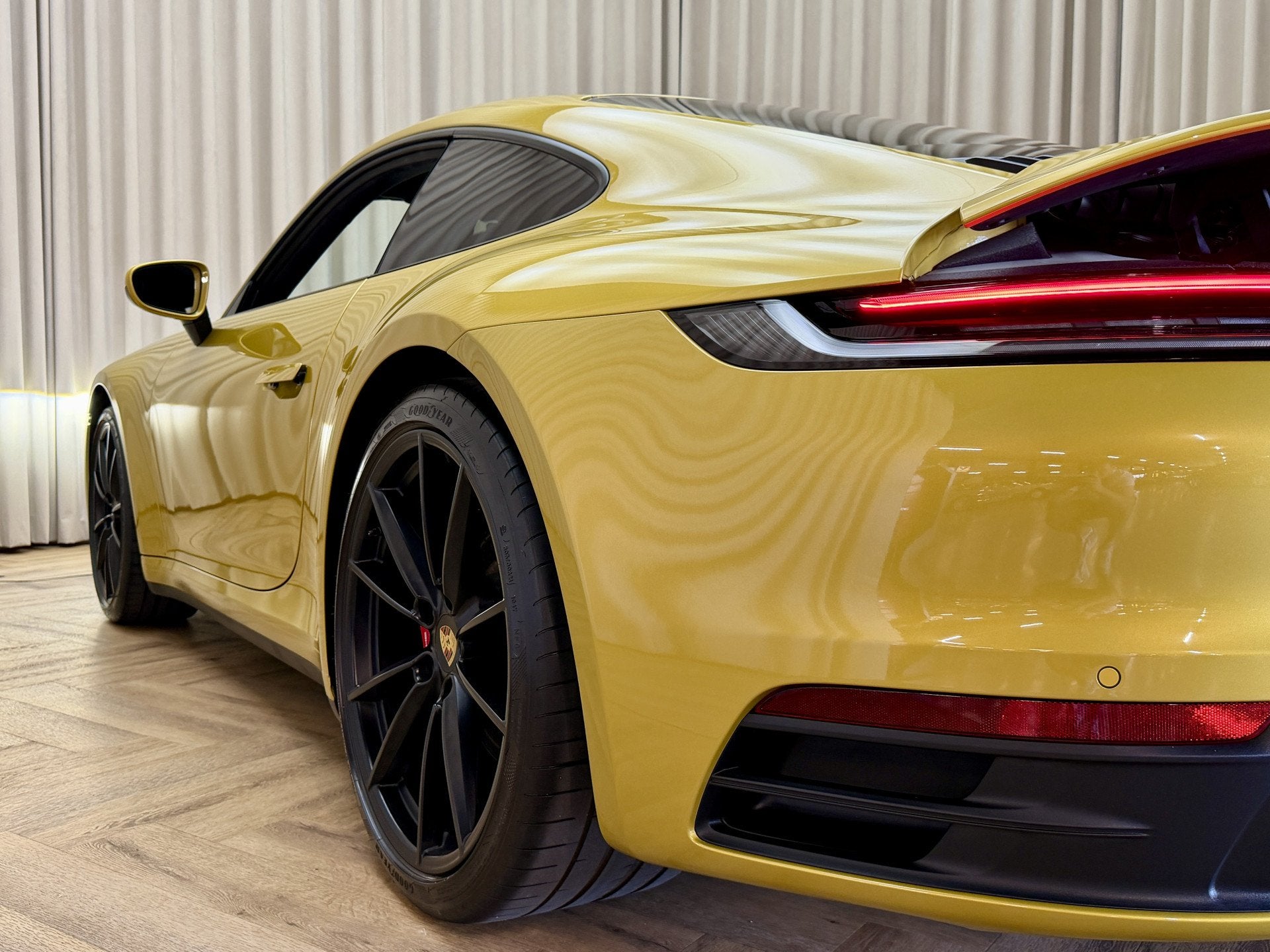 Porsche 911 992 3.0 Carrera S / 450 PK / Paint to Sample / P, Auto's, Automaat, Dealer onderhouden, Achterwielaandrijving, Gebruikt