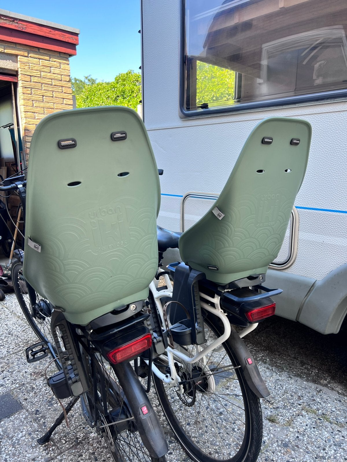 Urban Ike fietszitje (1fiets zitje), Fietsen en Brommers, Achterzitje, Voetsteuntjes, Zo goed als nieuw, Ophalen