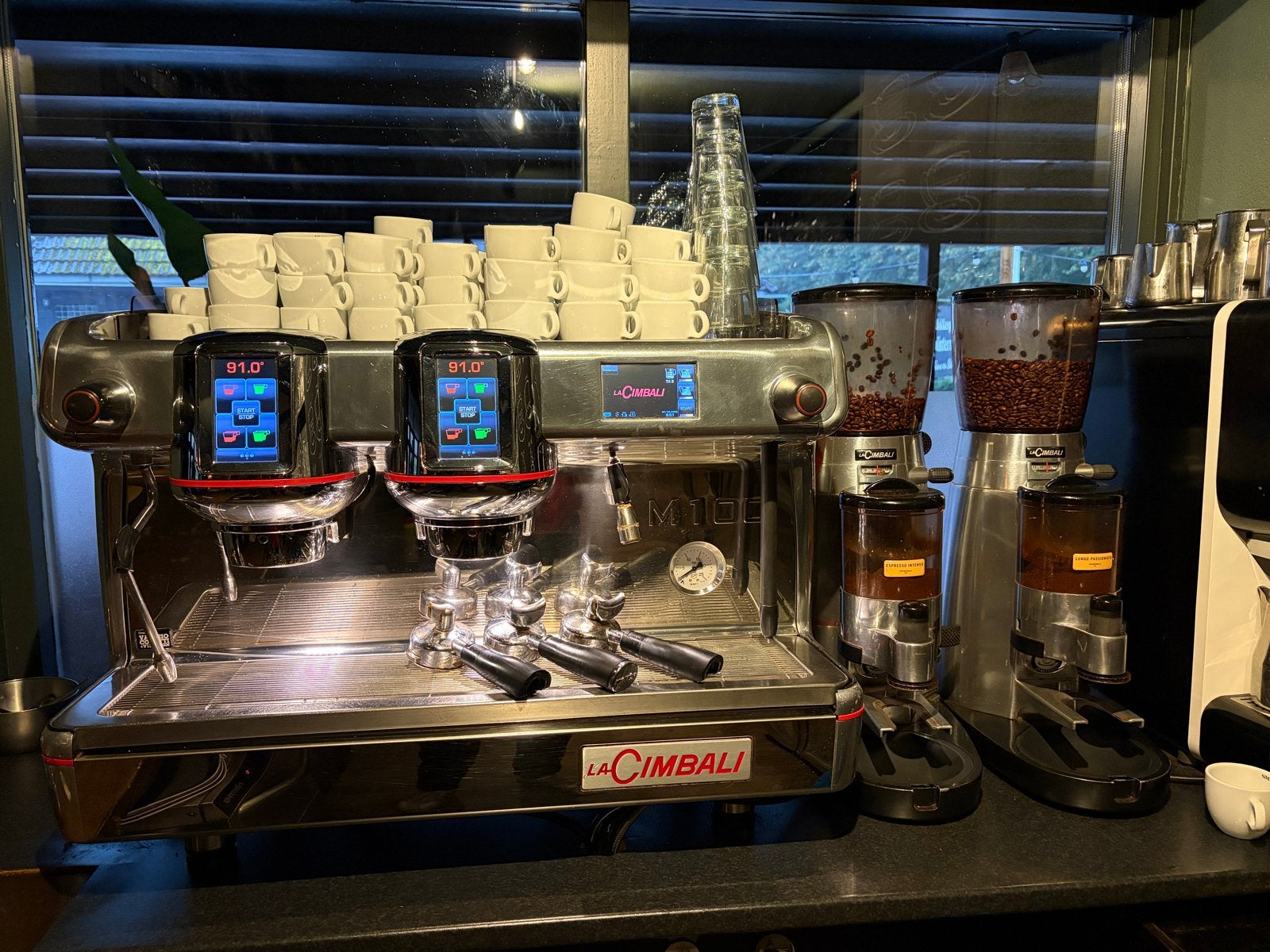 La Cimbali M100 Koffiemachine met 2 bonenmalers, Ophalen, Gebruikt, 10 kopjes of meer, Koffiemachine