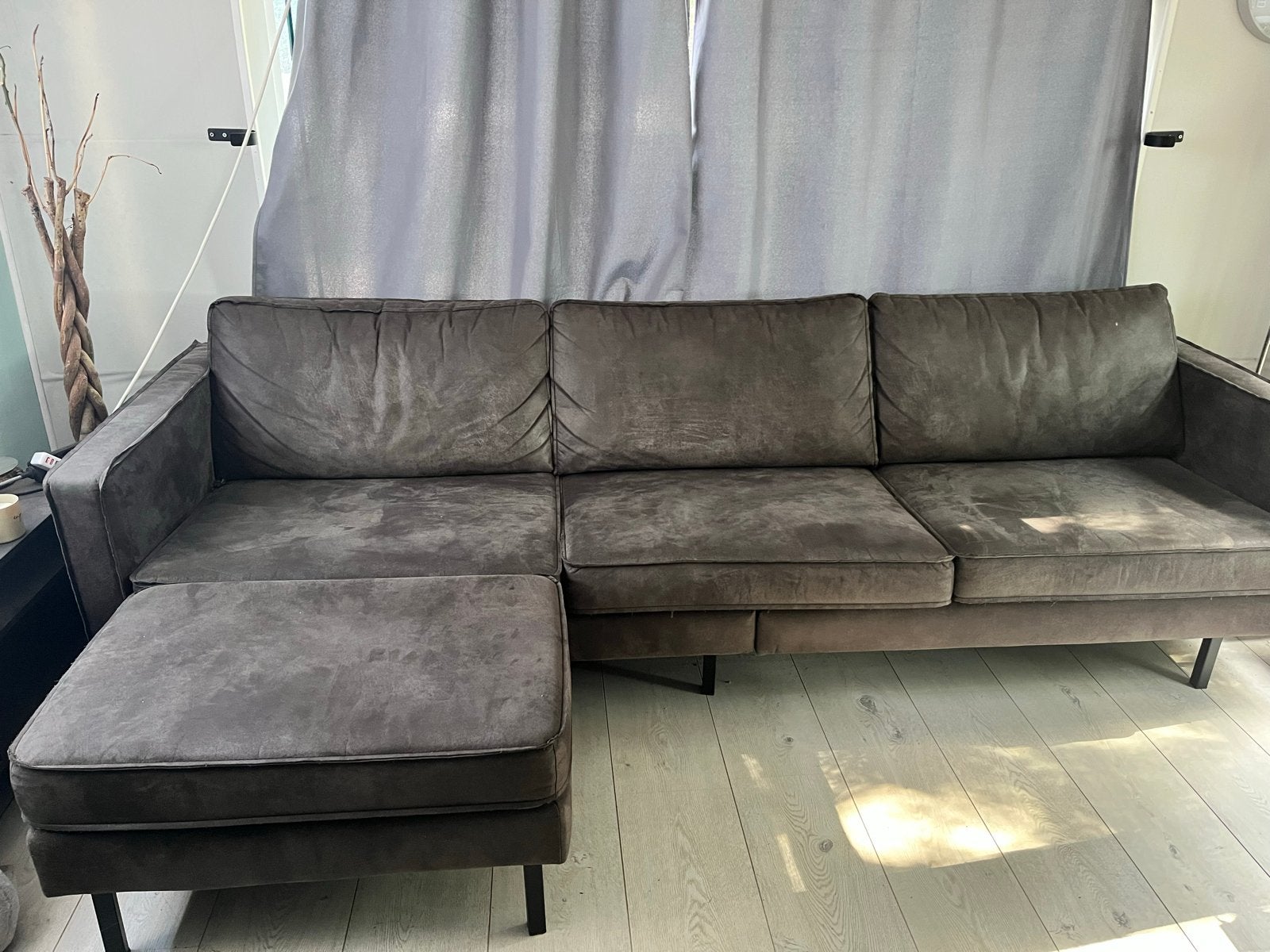 Moderne bank met losse poef - Woood- Be Pure Home, Ophalen, 250 tot 300 cm, Gebruikt, Driepersoons