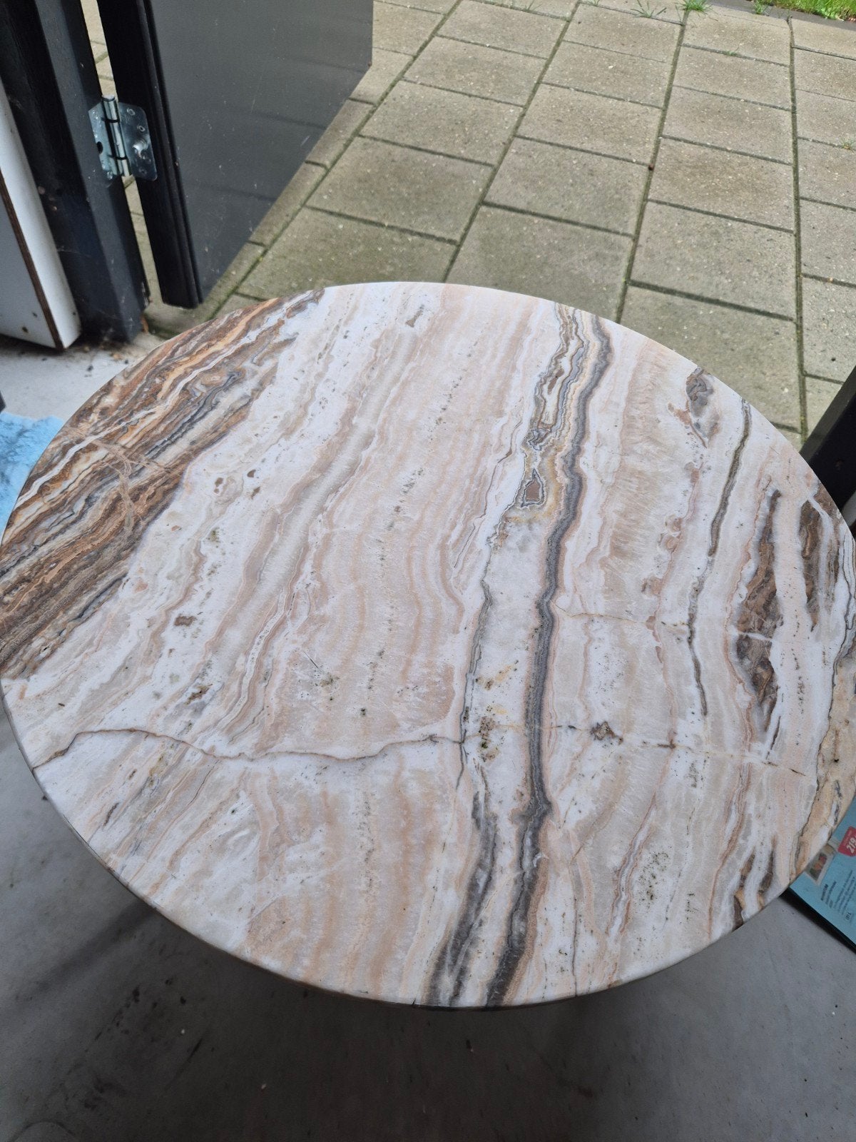 Ronde salontafel met marmeren blad en metalen onderstel, Gebruikt, 50 tot 100 cm, Modern, Industrieel, Overige materialen