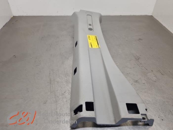 Stijl midden-links van een Opel Vivaro (L193), Gebruikt, -, -, Opel