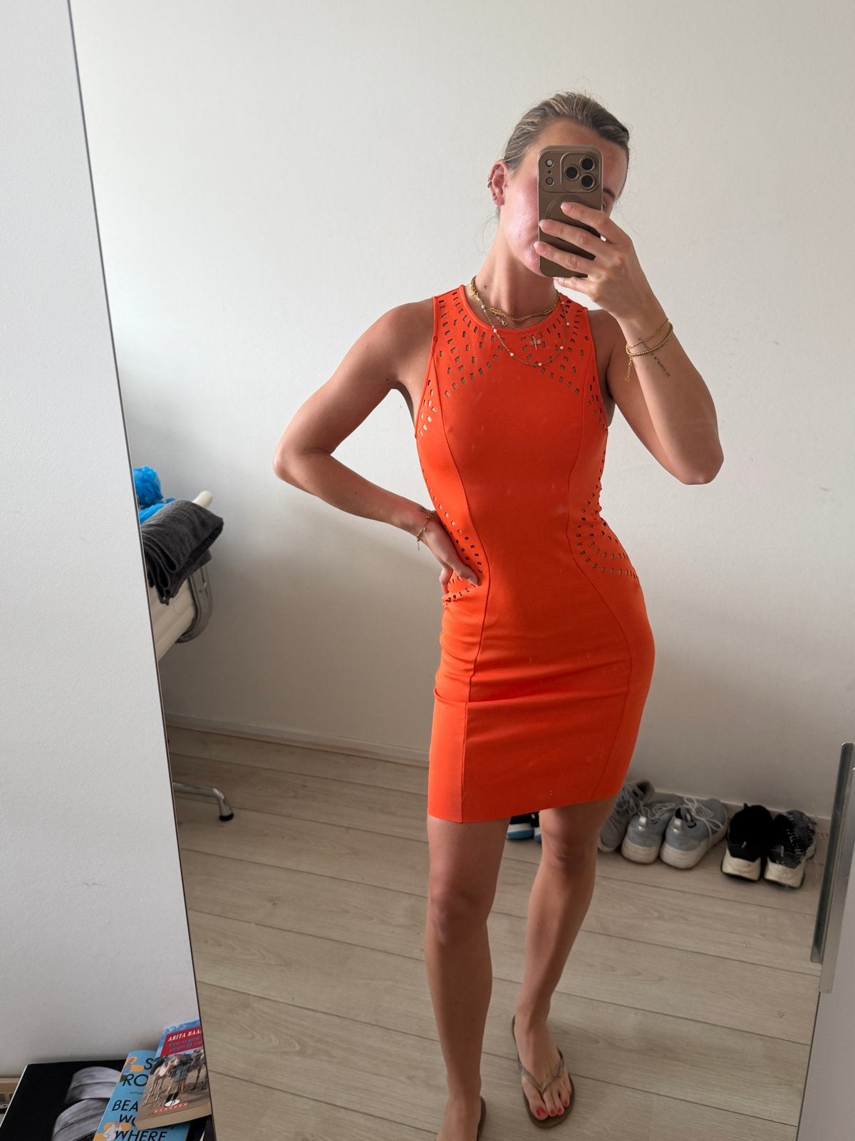 H&M Limited Edition Jurk - Oranje met cut-outs, Maat XS, Ophalen of Verzenden, Zo goed als nieuw, Maat 34 (XS) of kleiner, Oranje